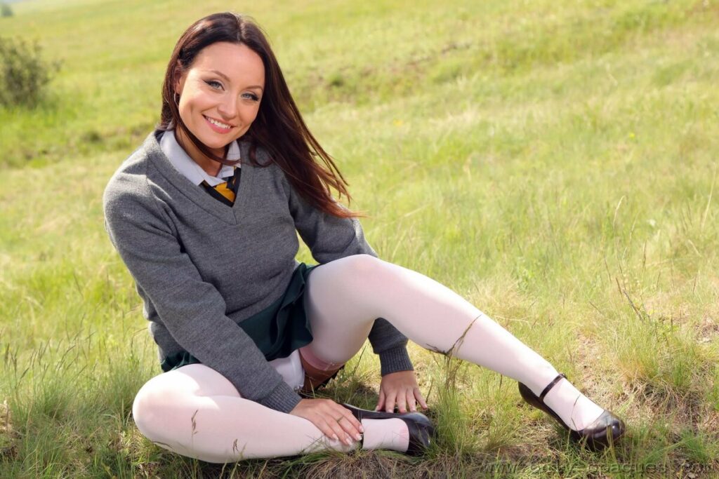 Фото 30 — Сексуальный лук с топом и юбкой