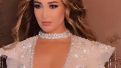 Photo of Платье-мини с глубоким декольте